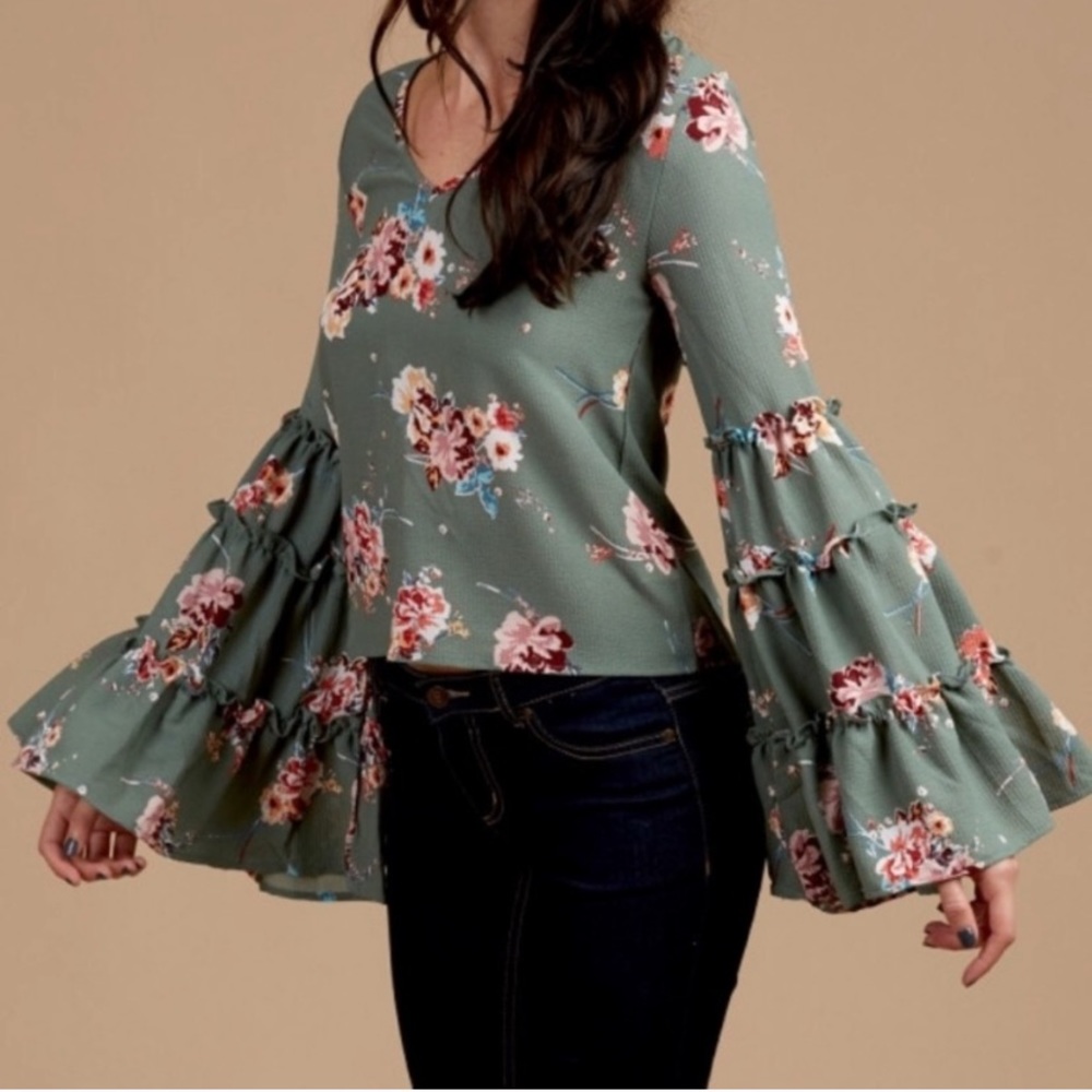 Altar’d State | Green Floral | Flowy Top